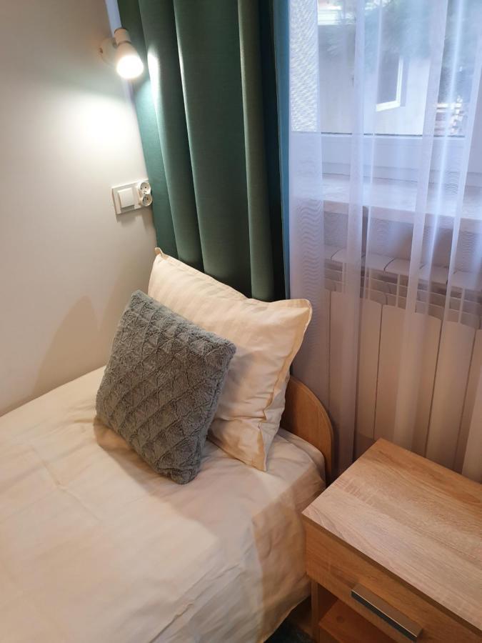 Hostel Mleczna - Metro Zacisze วอร์ซอ ภายนอก รูปภาพ