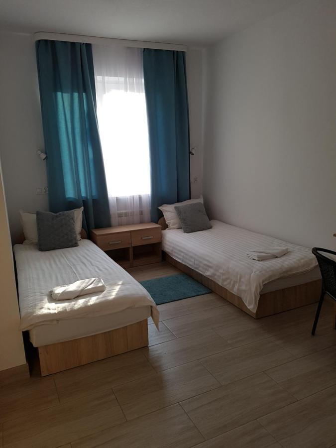 Hostel Mleczna - Metro Zacisze วอร์ซอ ภายนอก รูปภาพ