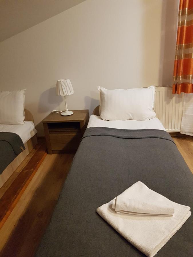 Hostel Mleczna - Metro Zacisze วอร์ซอ ภายนอก รูปภาพ