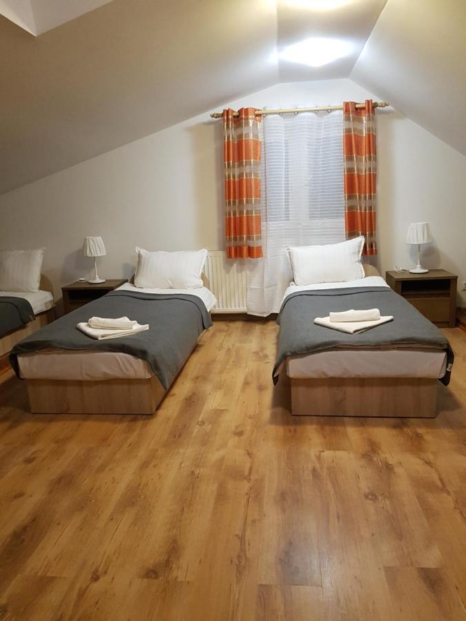 Hostel Mleczna - Metro Zacisze วอร์ซอ ภายนอก รูปภาพ