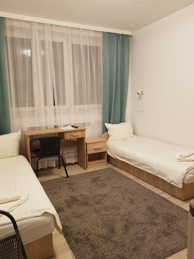 Hostel Mleczna - Metro Zacisze วอร์ซอ ภายนอก รูปภาพ