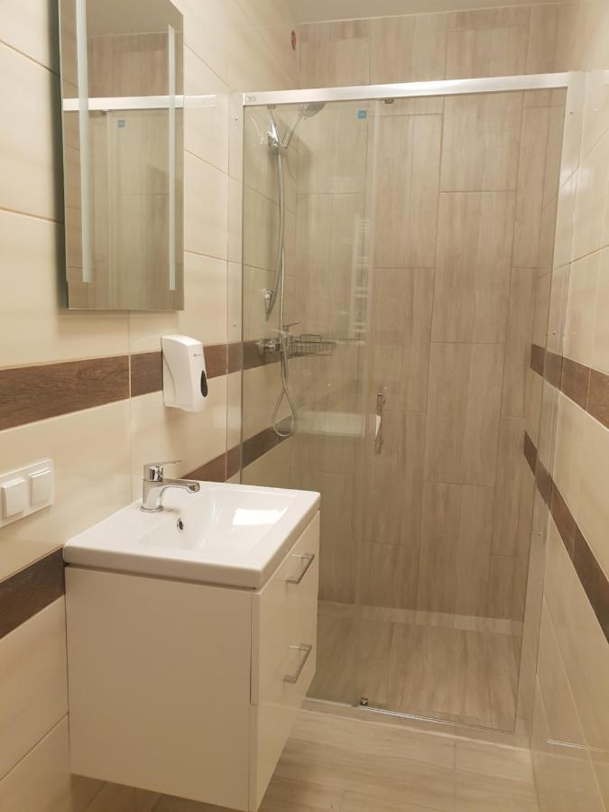 Hostel Mleczna - Metro Zacisze วอร์ซอ ภายนอก รูปภาพ